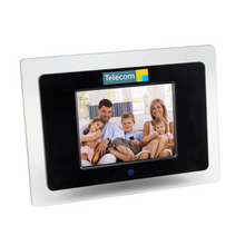 Load image into Gallery viewer, 5.6'' Hi-resolution Digital Desktop Photo Frame